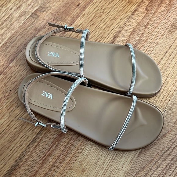 ZARA RHINESTONE FLAT SANDALS - US 7.5 - Picture 3 of 3